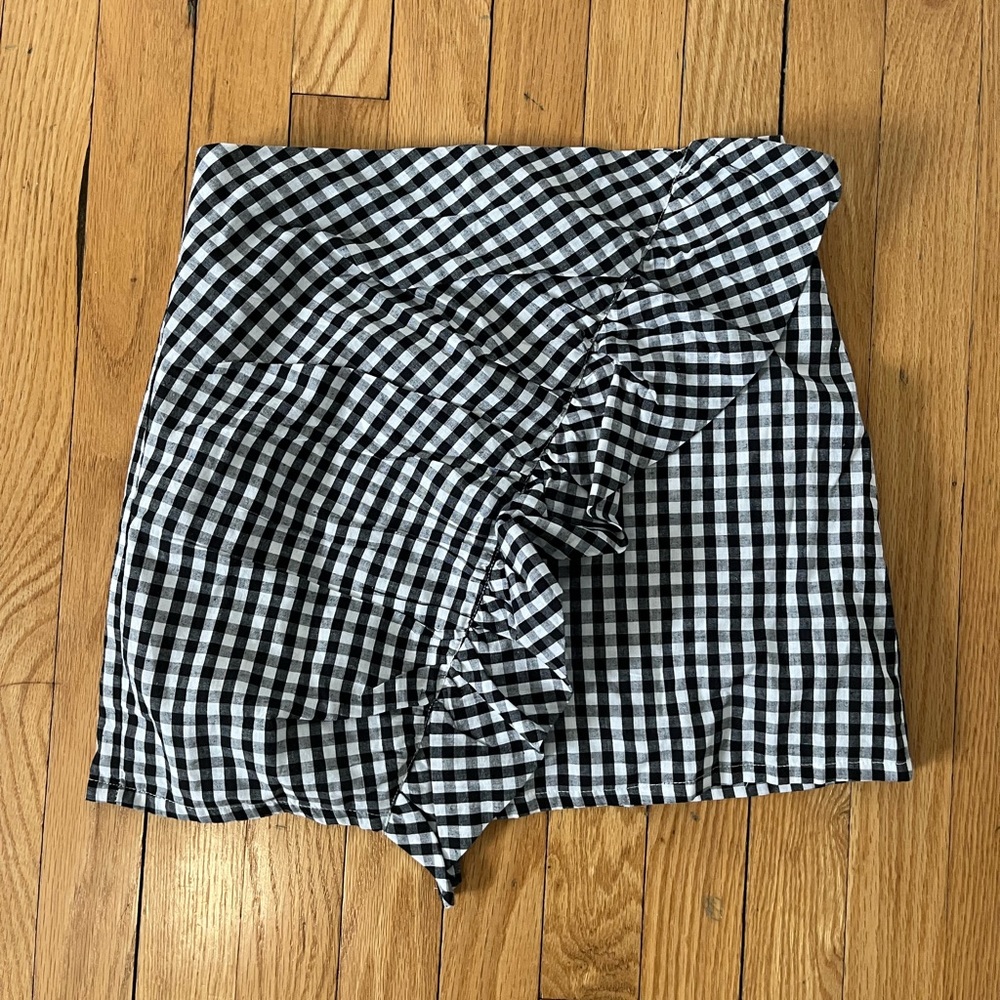 Lulus gingham skirt
